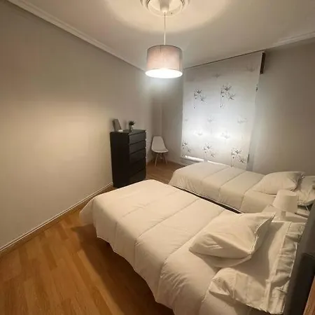 Апартаменти 180a Apartamento En Cimadevilla *