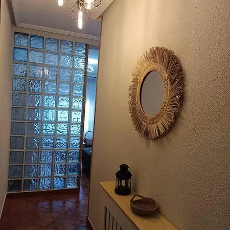 180a Apartamento En Cimadevilla Апартаменти Хіхон