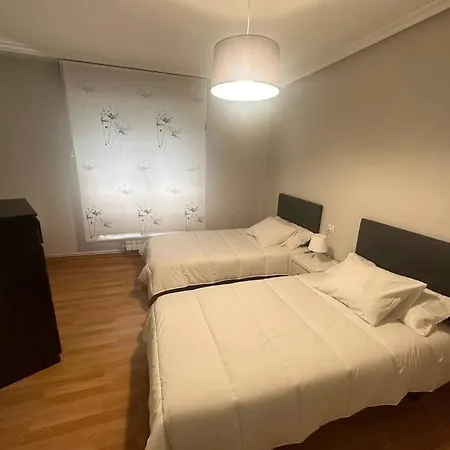 Апартаменти 180a Apartamento En Cimadevilla *