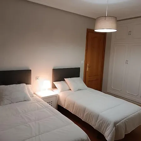 180a Apartamento En Cimadevilla Апартаменти *