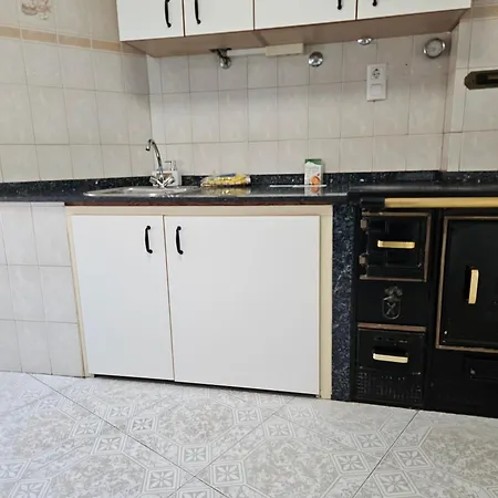 Апартаменти 180a Apartamento En Cimadevilla